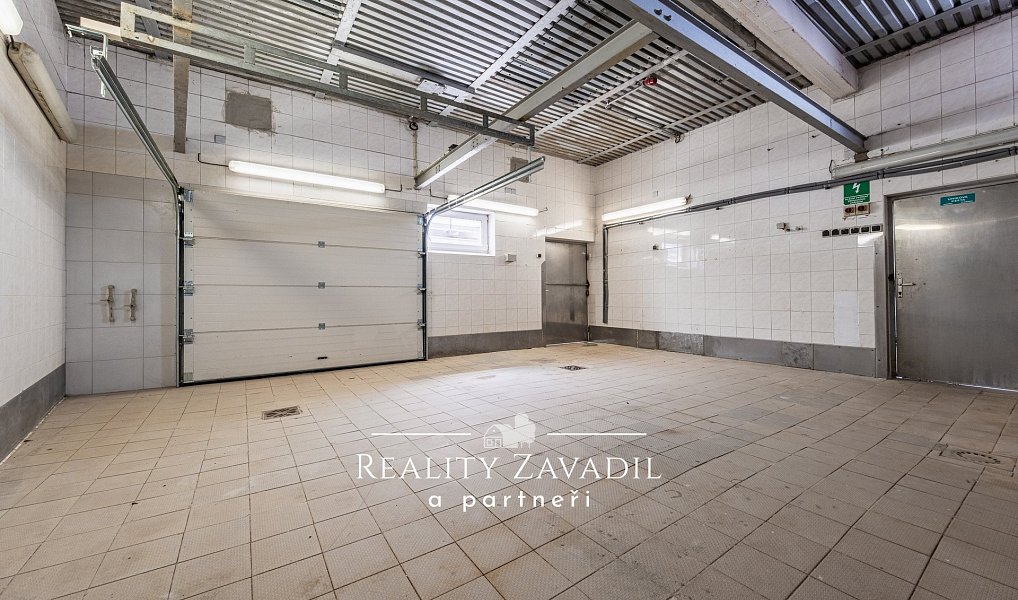 Prodej domu 940 m² s pozemkem 5 787 m², Koleč – náhled fotky 9