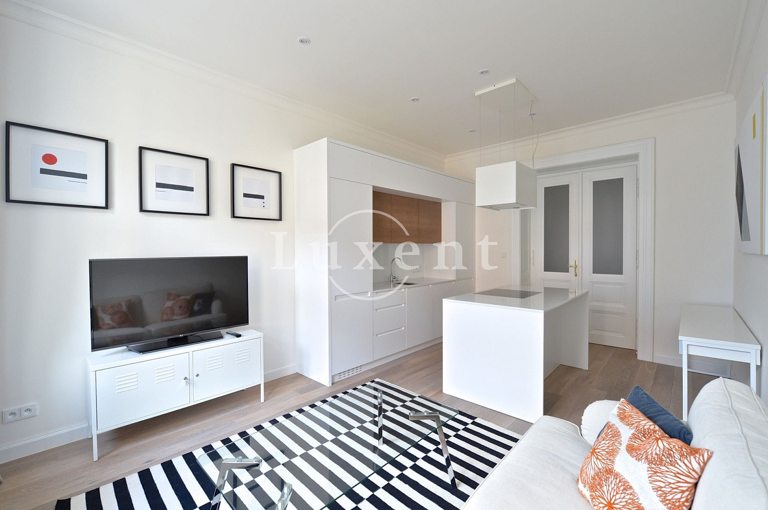Pronájem bytu 2+kk 56 m² – fotografie 2