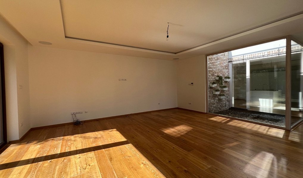 Prodej domu 235 m² s pozemkem 951 m², Tři Dvory – náhled fotky 9