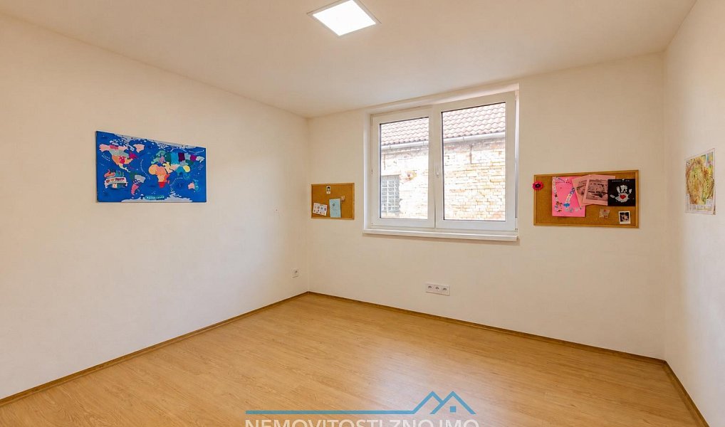 Prodej domu 220 m² s pozemkem 1 436 m², Chvalovice – náhled fotky 17