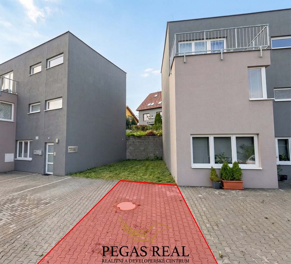 Pronájem garážového stání 13 m2, Modřice