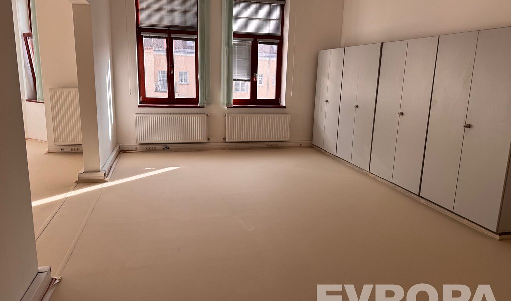 Pronájem kanceláře 130 m², Liberec – náhled fotky 5