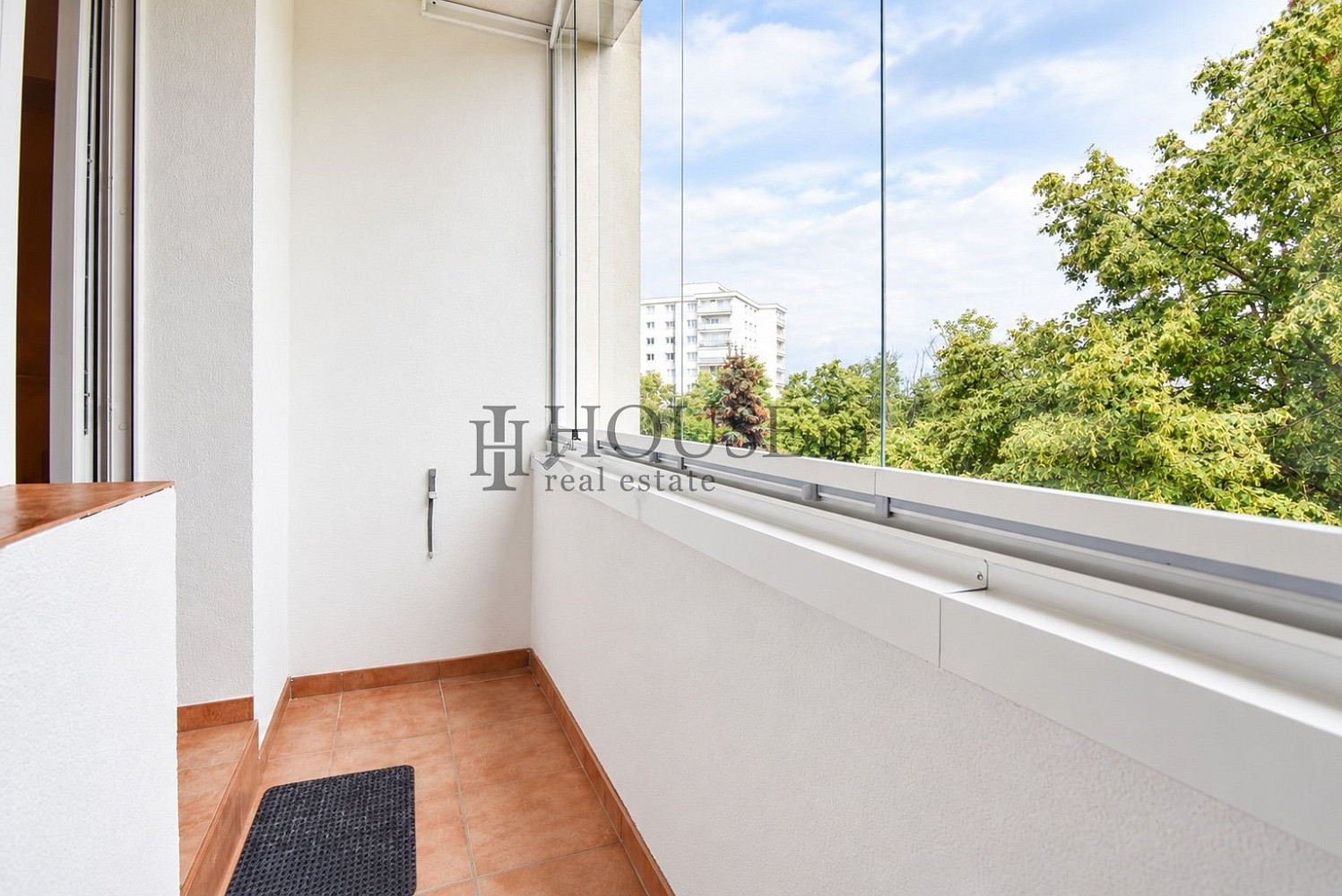 Pronájem bytu 2+1 55 m² – fotografie 2