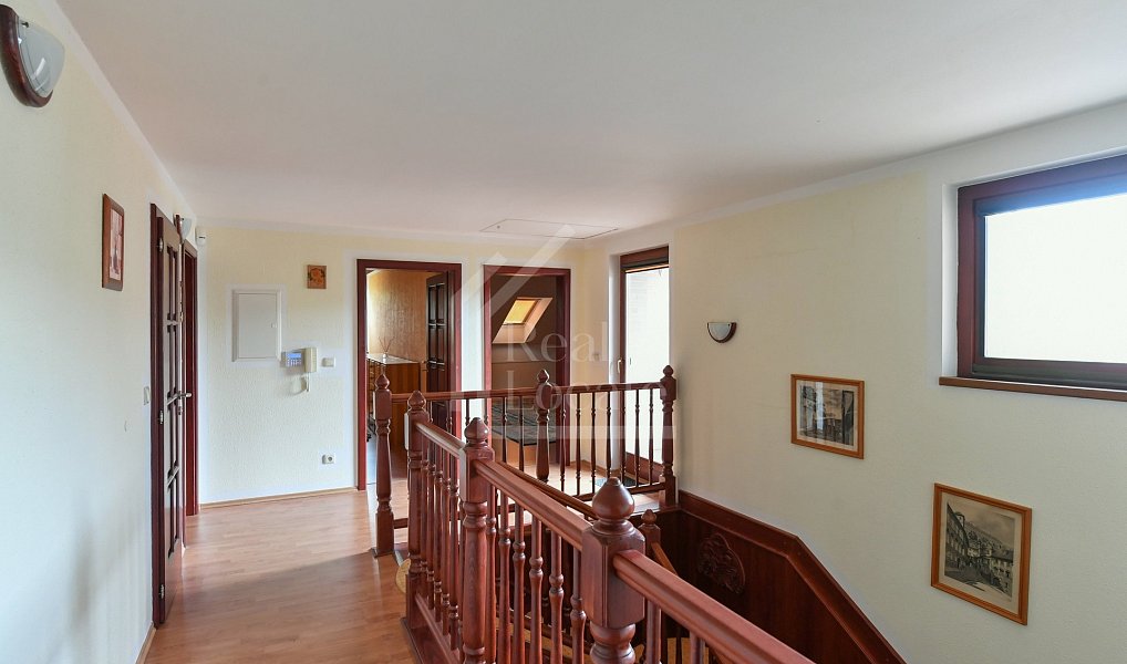 Pronájem domu 310 m² s pozemkem 814 m², Praha – náhled fotky 15