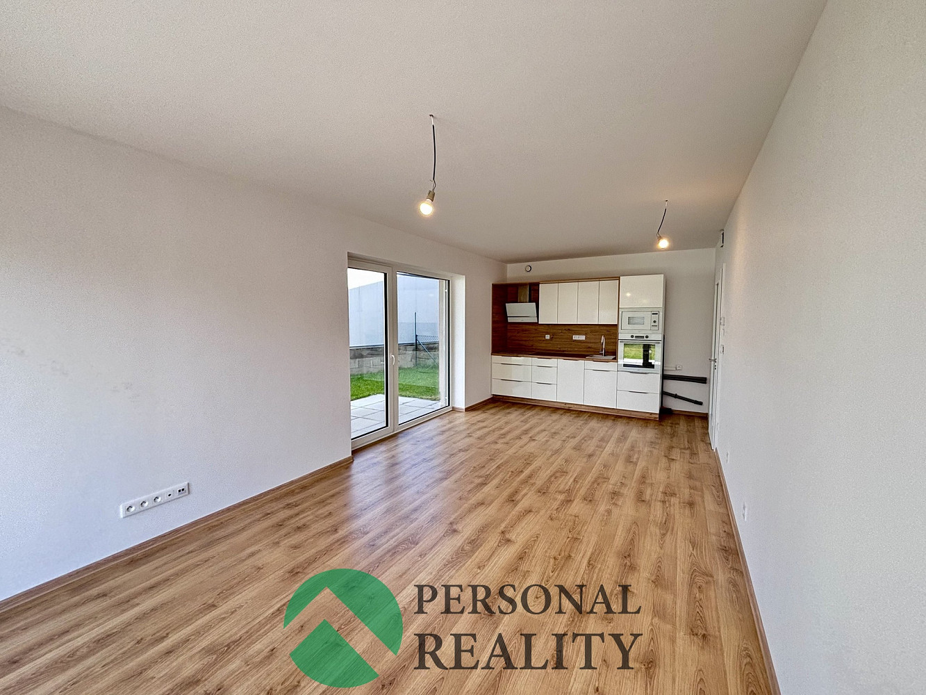 Pronájem bytu 2+kk 66 m² — photo 2