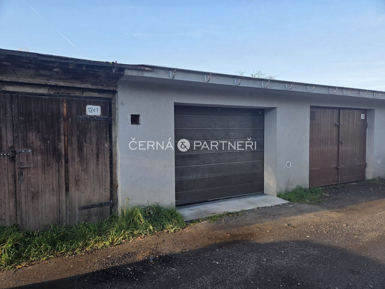 Prodej vyhřívané garáže 22 m2 bílina — photo 3