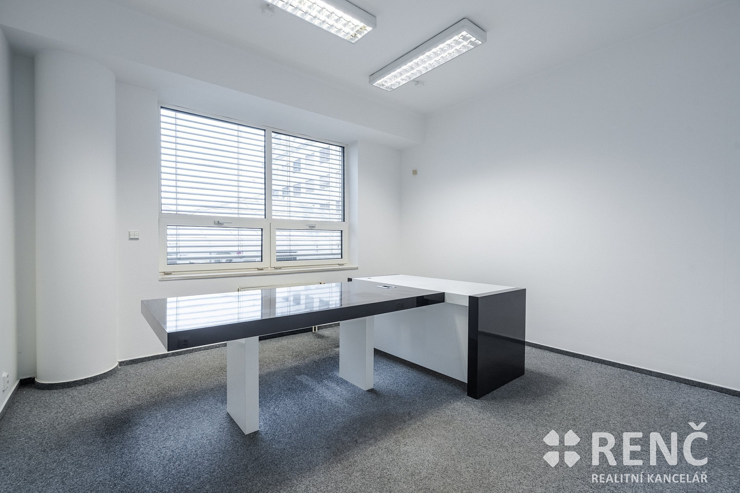 Prodej kanceláře 70 m² – fotografie 3