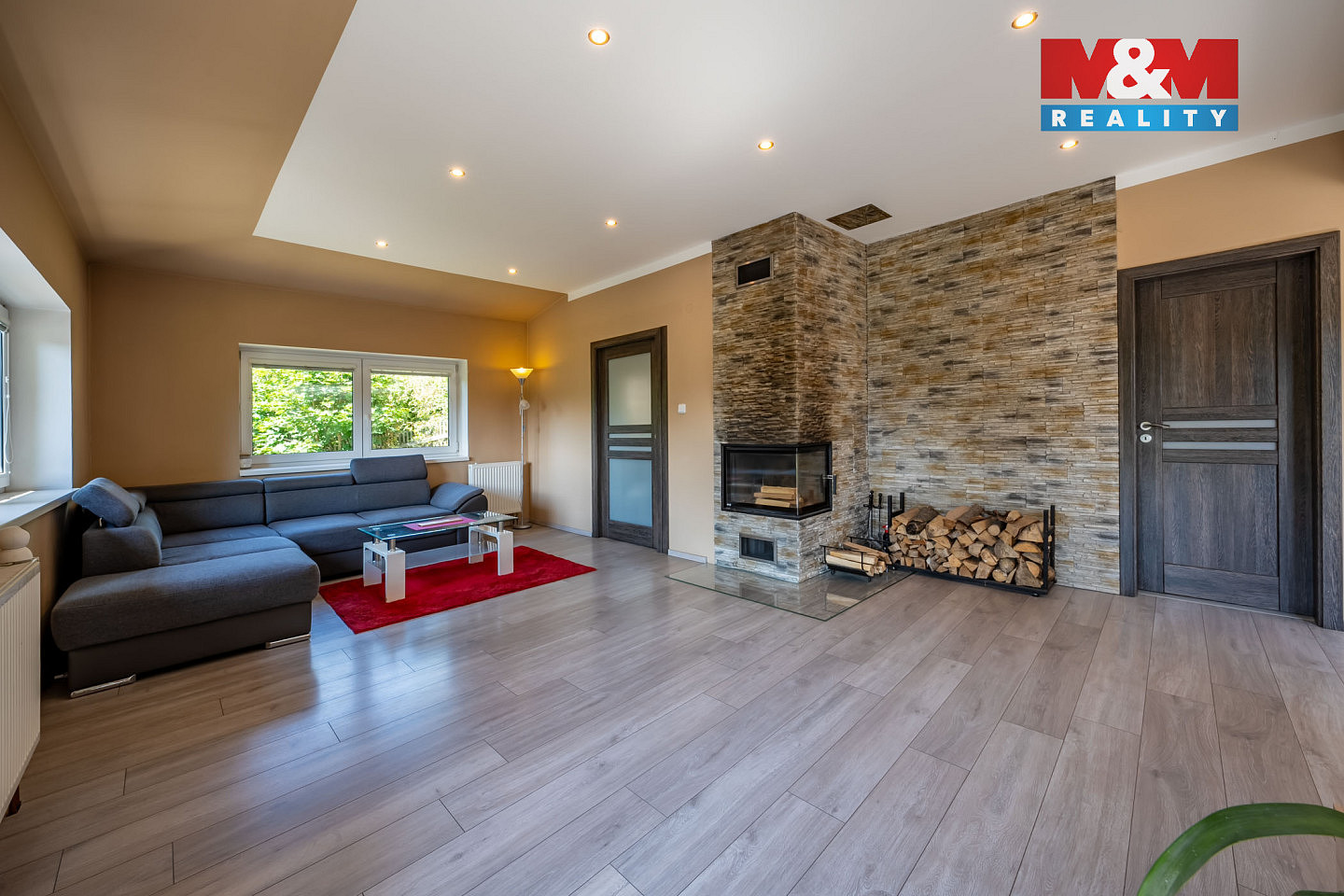 Prodej domu 340 m² s pozemkem 1 443 m²