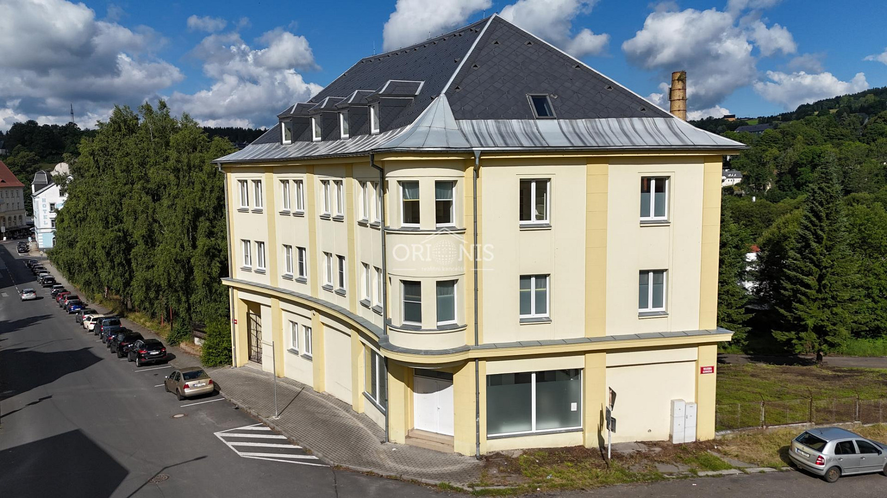 Prodej kanceláře 1 100 m² — photo 2