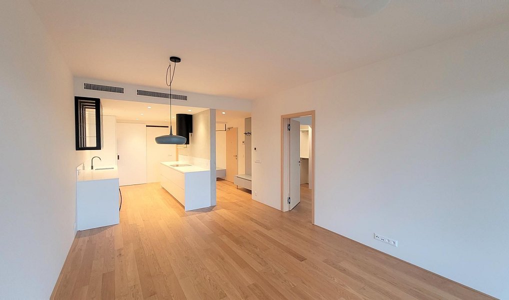 Pronájem bytu 2+kk 70 m², Praha – náhled fotky 19