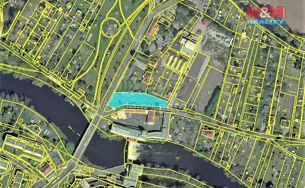 Prodej komerčního pozemku 2 148 m², Louny