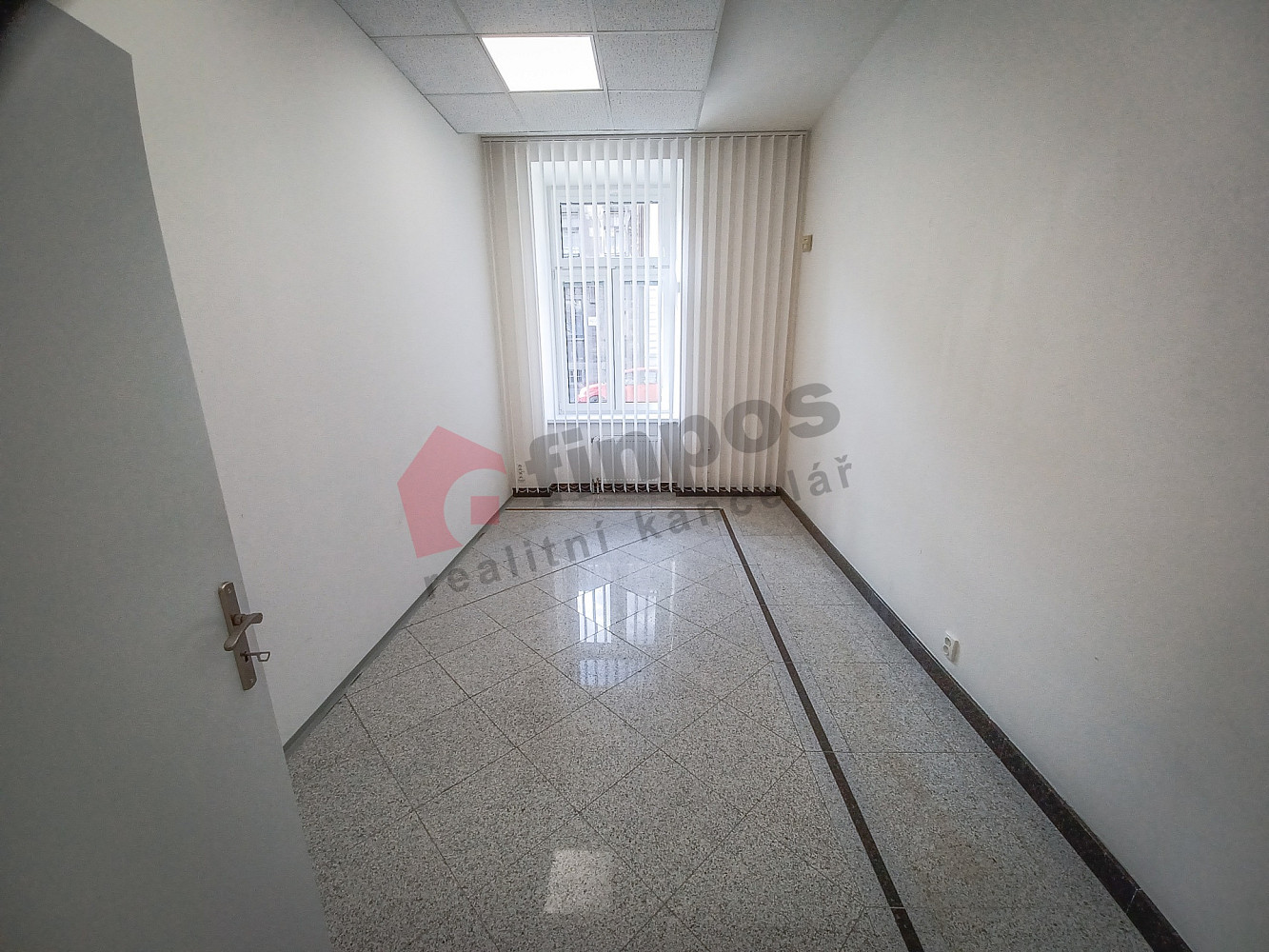 Pronájem obchodních prostor 92 m² – fotografie 3