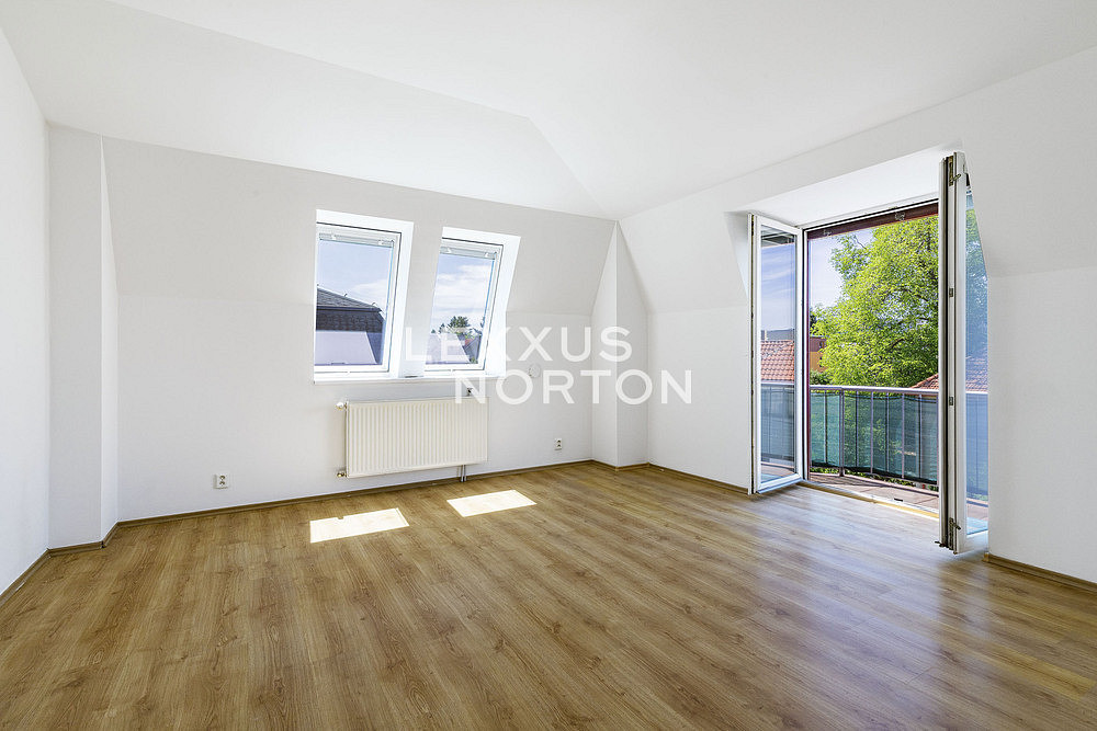 Pronájem bytu 4+1 129 m² — photo 3