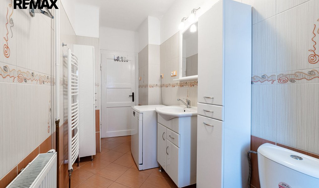 Prodej domu 328 m² s pozemkem 758 m², Vejprty – náhled fotky 29