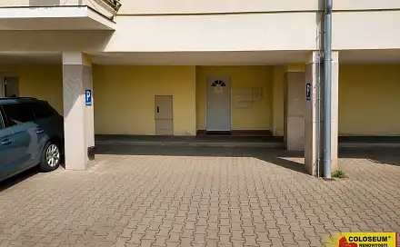 Brno - Špapanice, pronájem polokrytého parkovacího stání, 60 m2 - parkovacího stání, Šlapanice, okres Brno-venkov