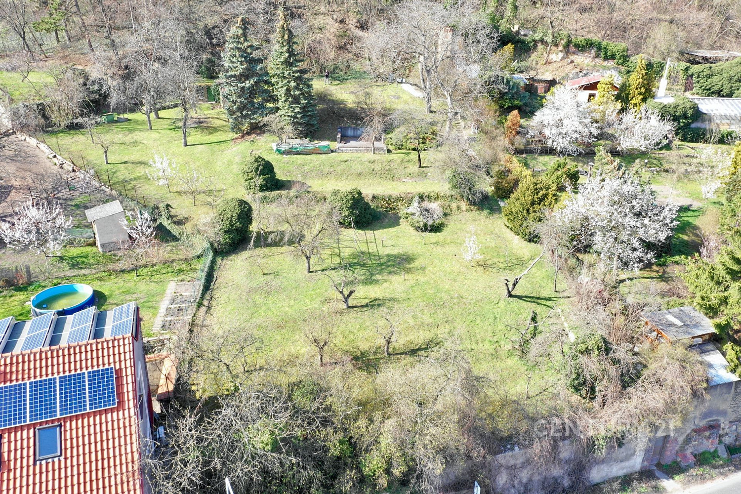 Prodej stavebního pozemku 2 725 m² – fotografie 3