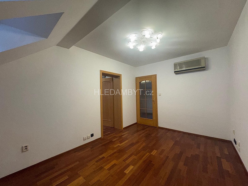 Pronájem bytu 2+1 76 m² – fotografie 5