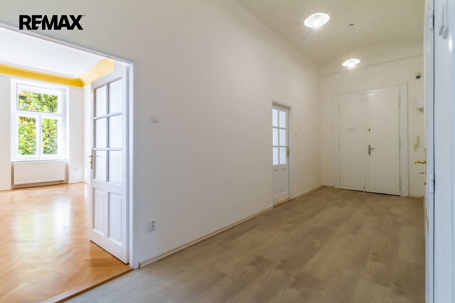 Pronájem bytu 2+1 82 m² – fotografie 3