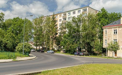 Prodej bytu 3+1 62 m², Závodu míru, Karlovy Vary - Stará Role