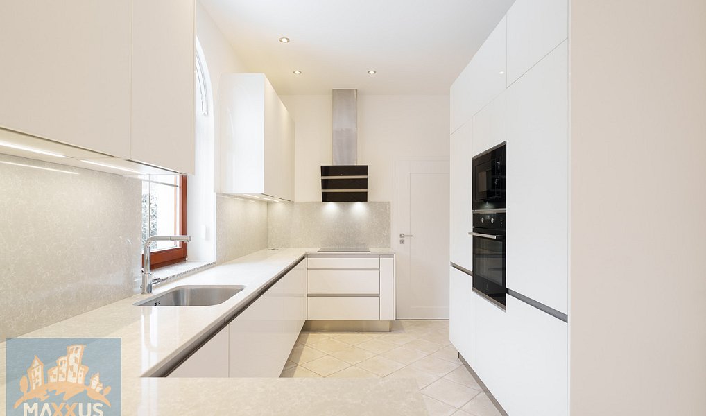 Pronájem domu 243 m² s pozemkem 484 m², Praha – náhled fotky 14