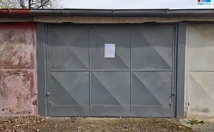 Pronájem - Garáž 18 m2 v Plzni, ulice Na Sklárně, Na Sklárně, Plzeň - Východní Předměstí