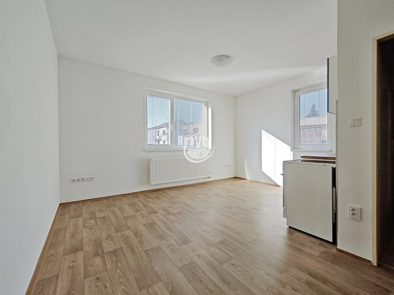 Pronájem bytu 1+kk 24 m² – fotografie 4