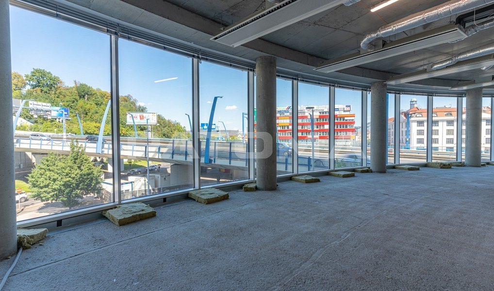 Pronájem kanceláře 265 m², Praha – náhled fotky 2