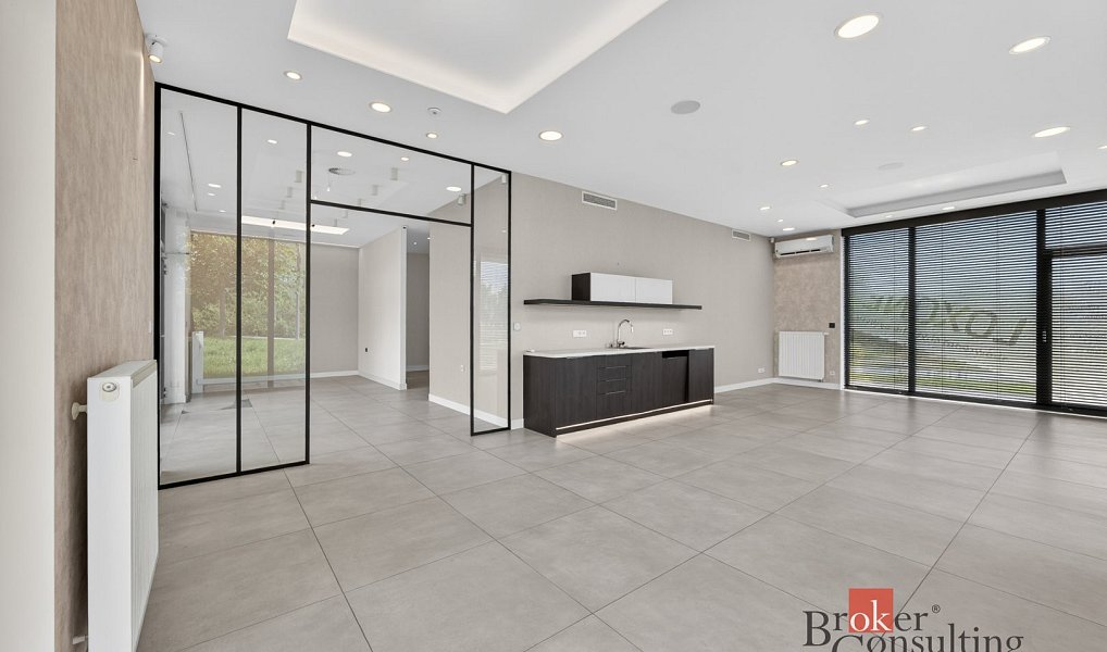 Prodej obchodních prostor 108 m², Plzeň – náhled fotky 2
