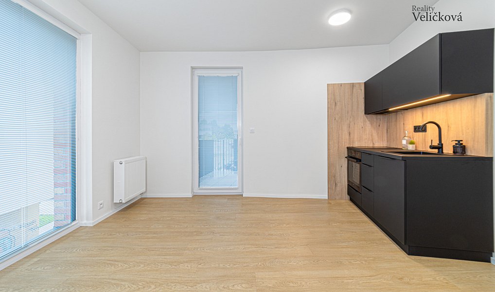 Prodej bytu 1+kk 30 m², Hradec Králové – náhled fotky 13
