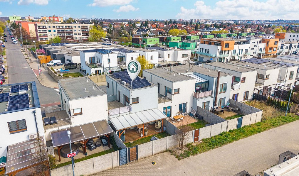 Prodej domu 92 m² s pozemkem 192 m², Praha – náhled fotky 2