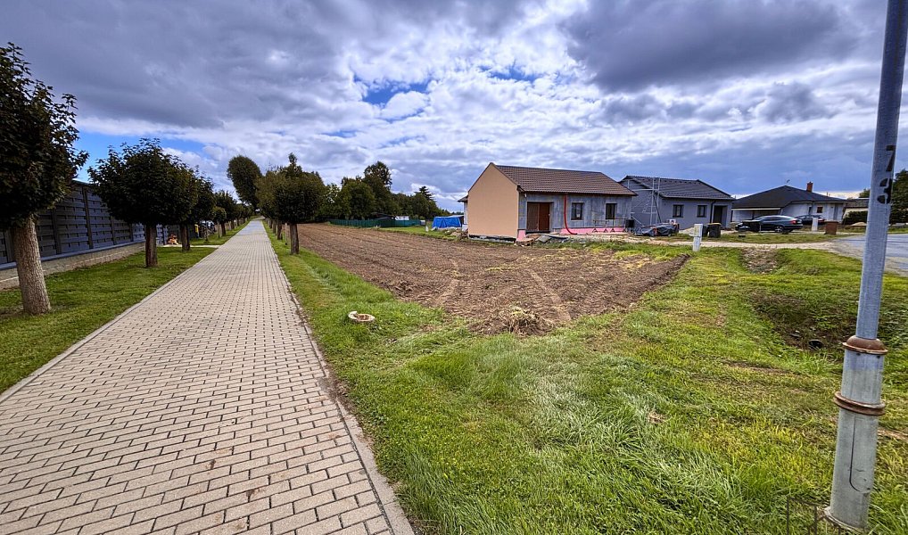 Prodej stavebního pozemku 1 542 m², Věrovany – náhled fotky 3