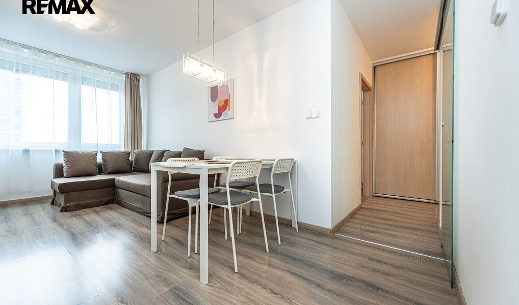 Pronájem bytu 2+kk 44 m², Praha – náhled fotky 7