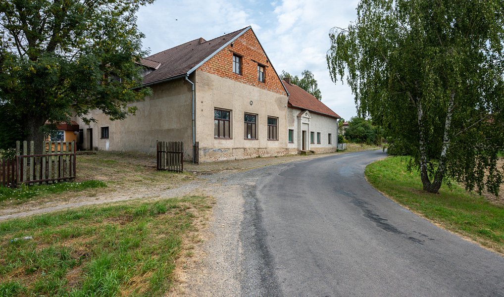 Prodej ubytovacího objektu 852 m², Chroustovice – náhled fotky 24
