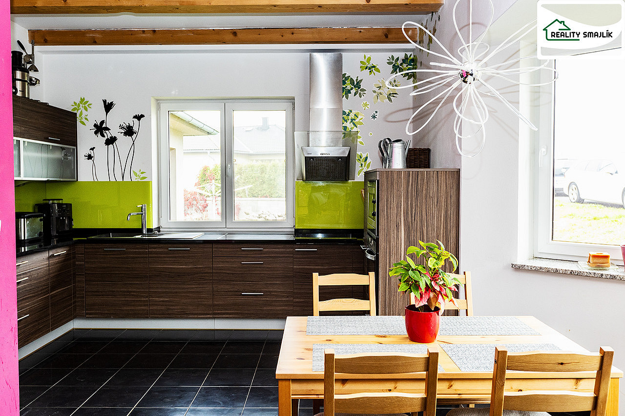 Prodej domu 250 m² s pozemkem 1 048 m² – fotografie 3