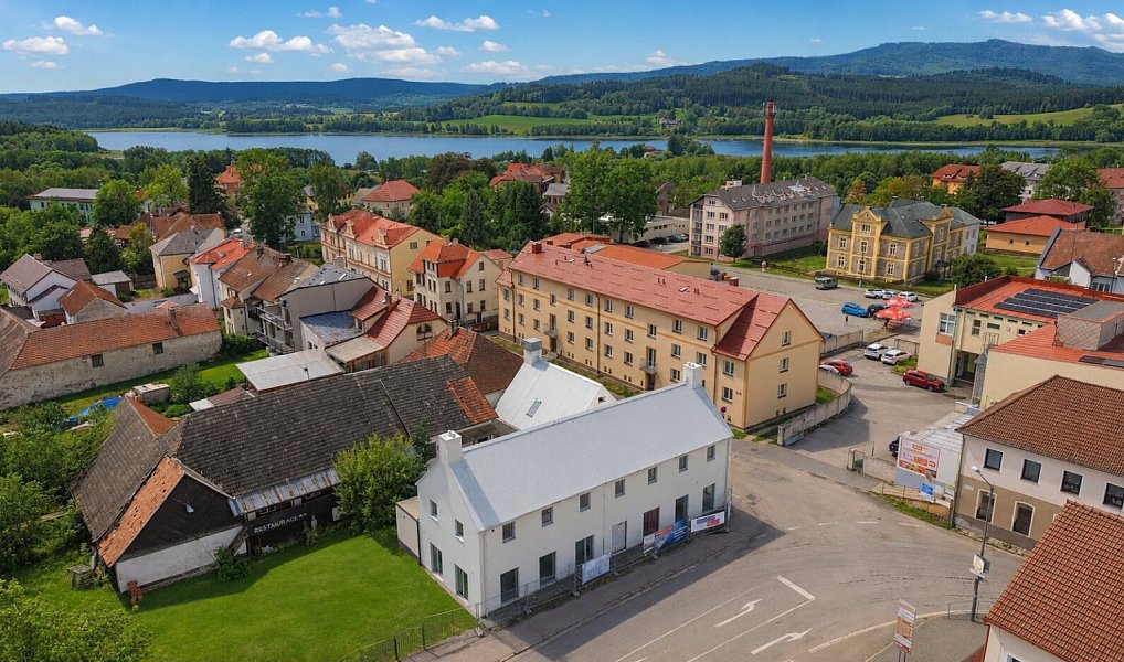 Prodej domu 340 m² s pozemkem 1 783 m², Horní Planá – náhled fotky 3