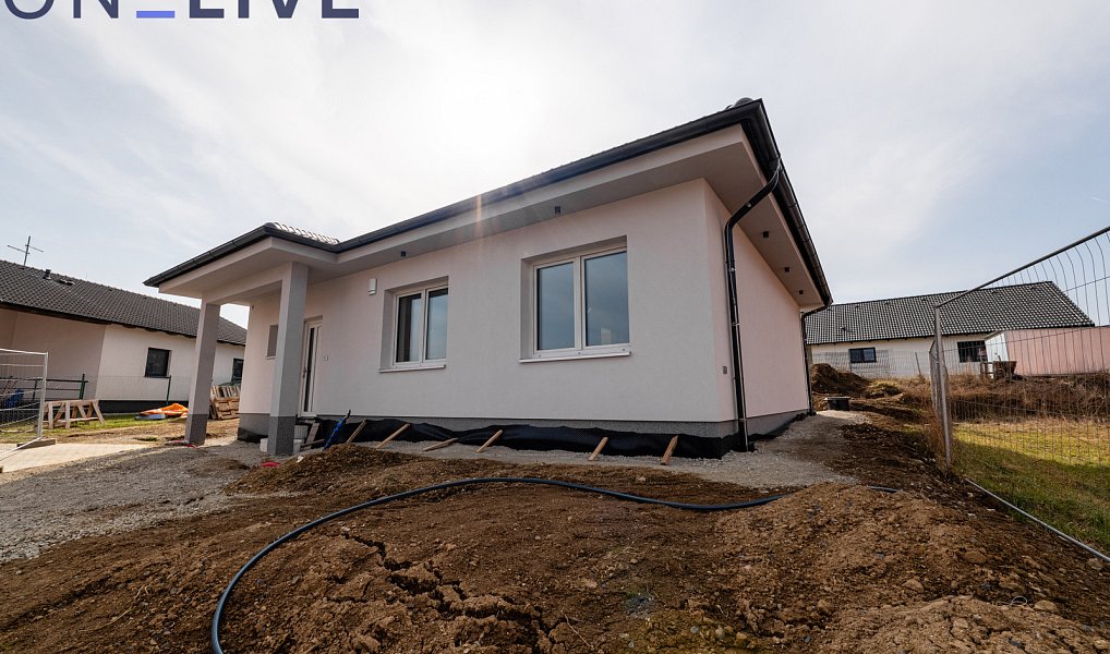 Prodej domu 92 m² s pozemkem 704 m², Kladruby – náhled fotky 2