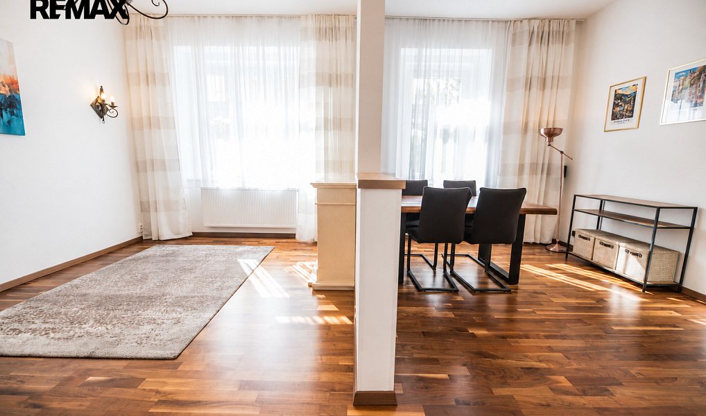 Prodej bytu 3+1 82 m², Karlovy Vary – náhled fotky 4