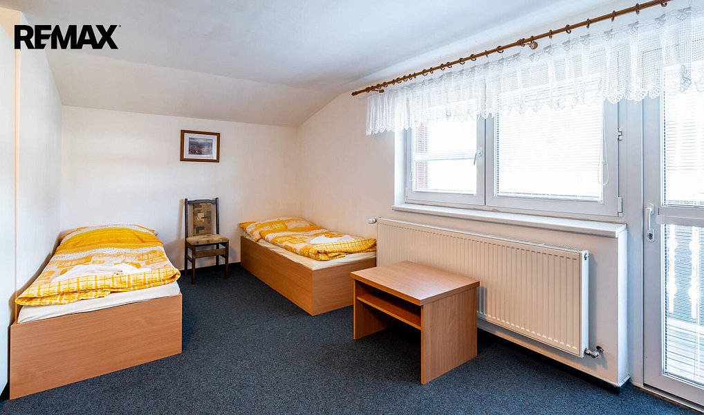 Prodej ubytovacího objektu 818 m², Karolinka – náhled fotky 5