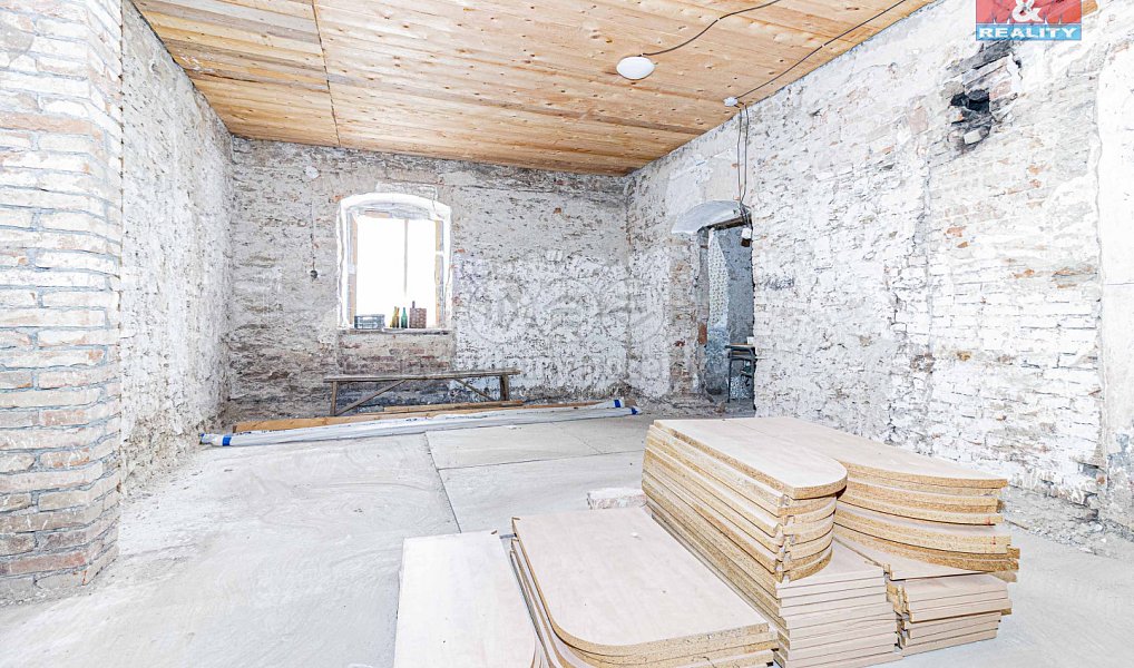 Prodej ubytovacího objektu 983 m², Žáky – náhled fotky 11