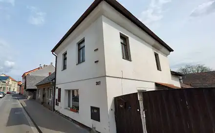Dražba domu 218 m² s pozemkem 417 m², Hořice