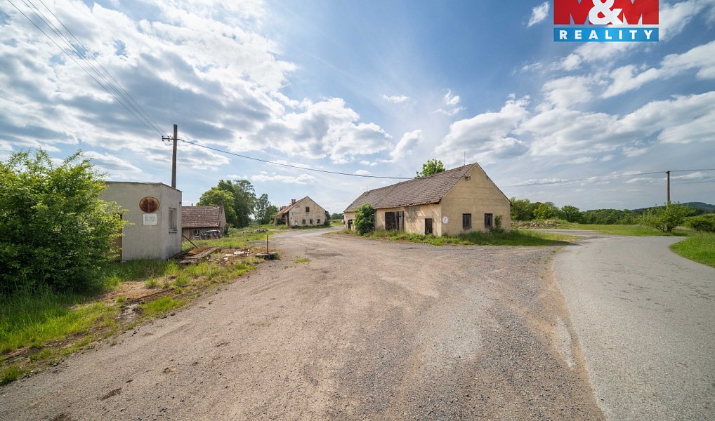 Prodej zemědělského objektu 2 087 m², Životice – náhled fotky 2