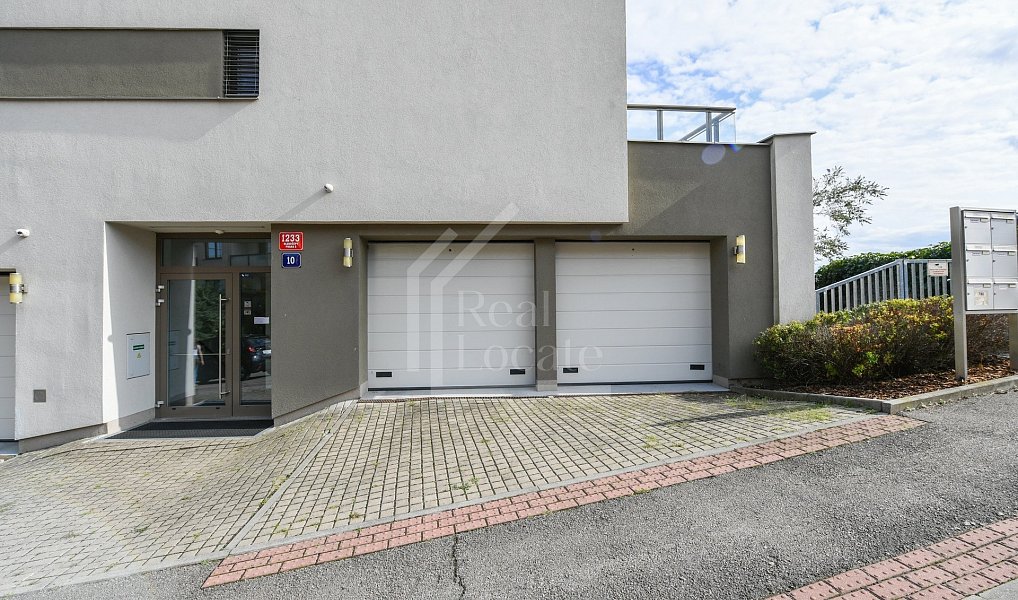 Prodej bytu 4+kk 111 m², Praha – náhled fotky 22