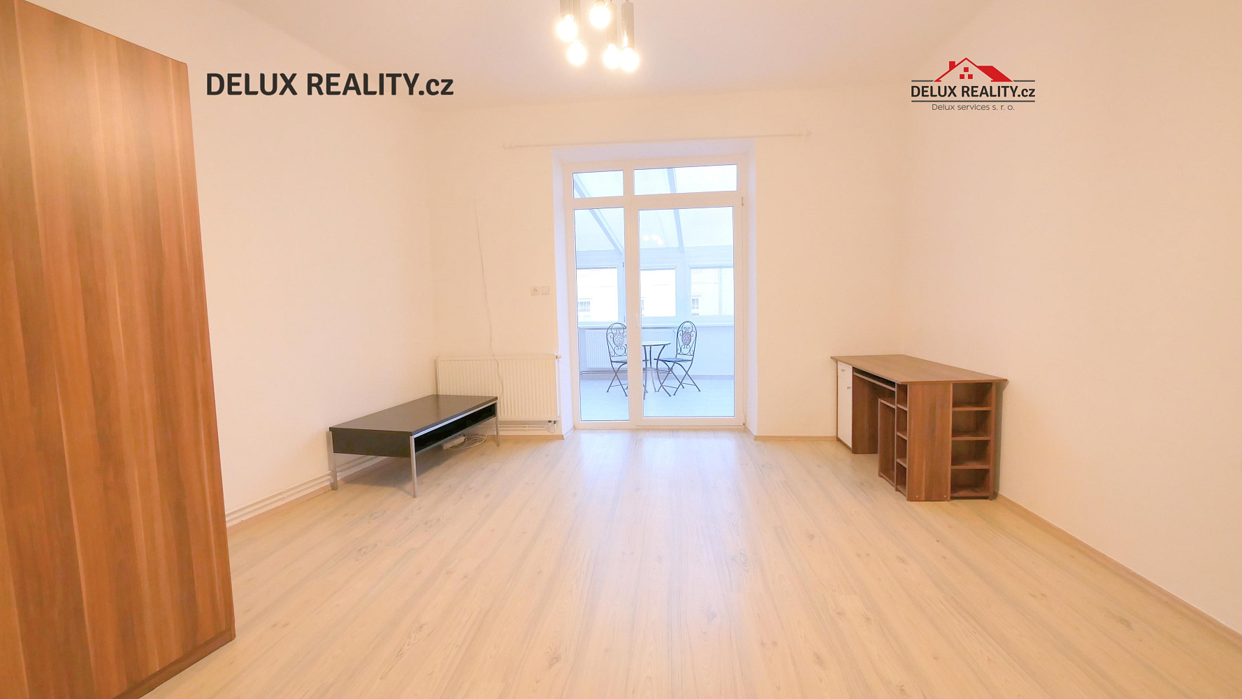 Pronájem bytu 2+kk 65 m² – pohled 2