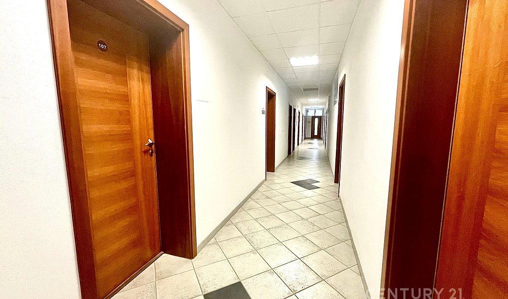 Pronájem kanceláře 26 m², Veselí nad Moravou – náhled fotky 2