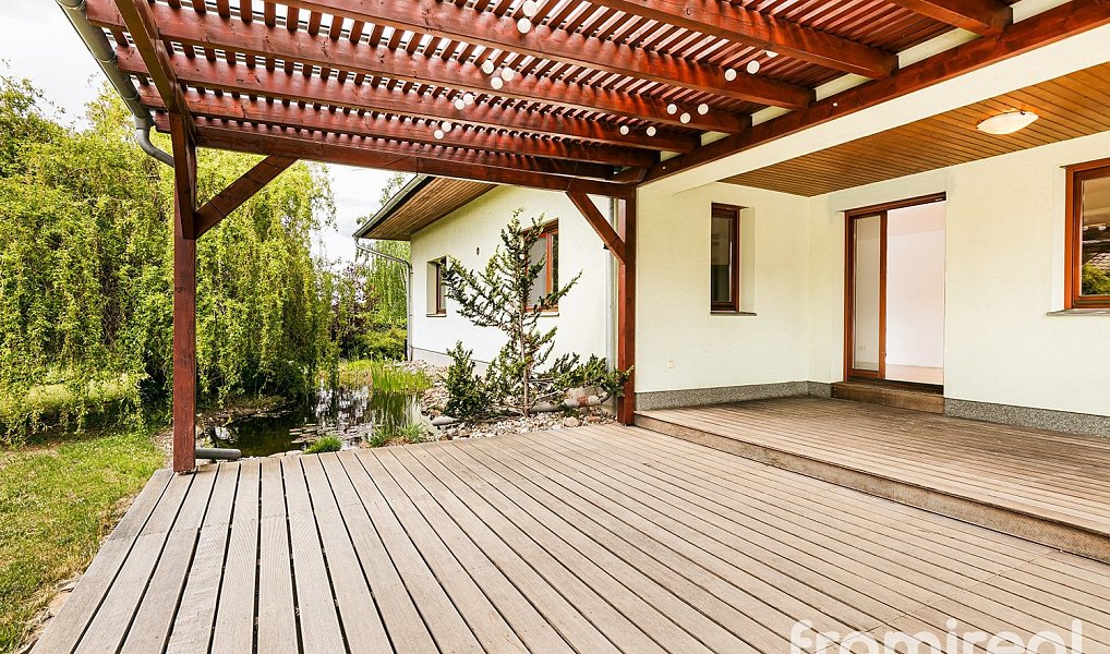 Prodej rodinného domu, 400 m², Praha-západ, Ohrobec
