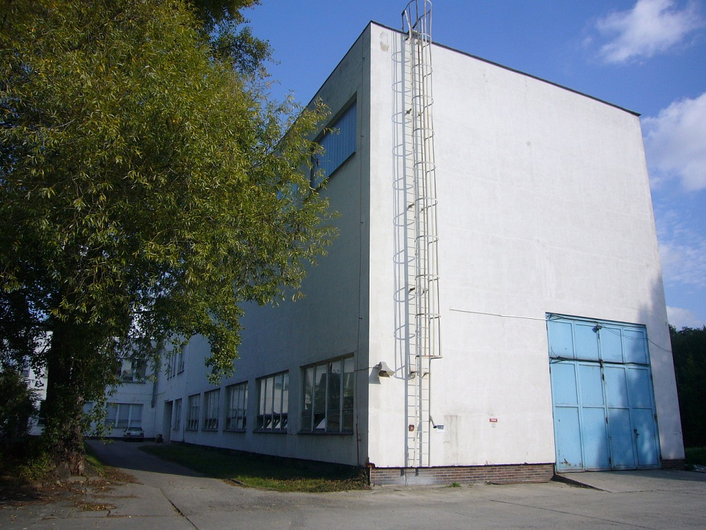 Pronájem skladovacích prostor 240 m²