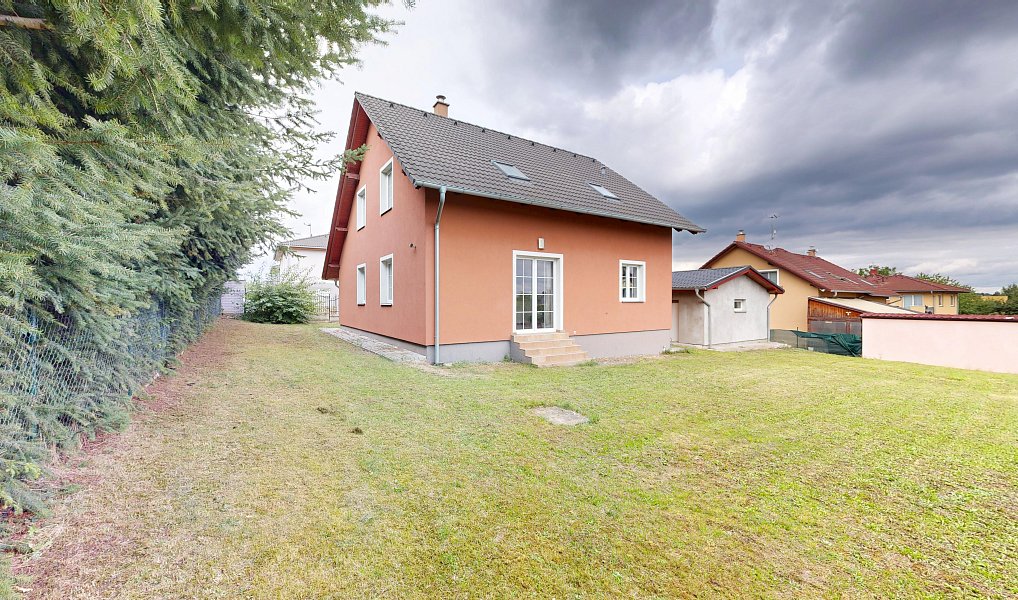 Prodej domu 225 m² s pozemkem 807 m², Bašť – náhled fotky 33