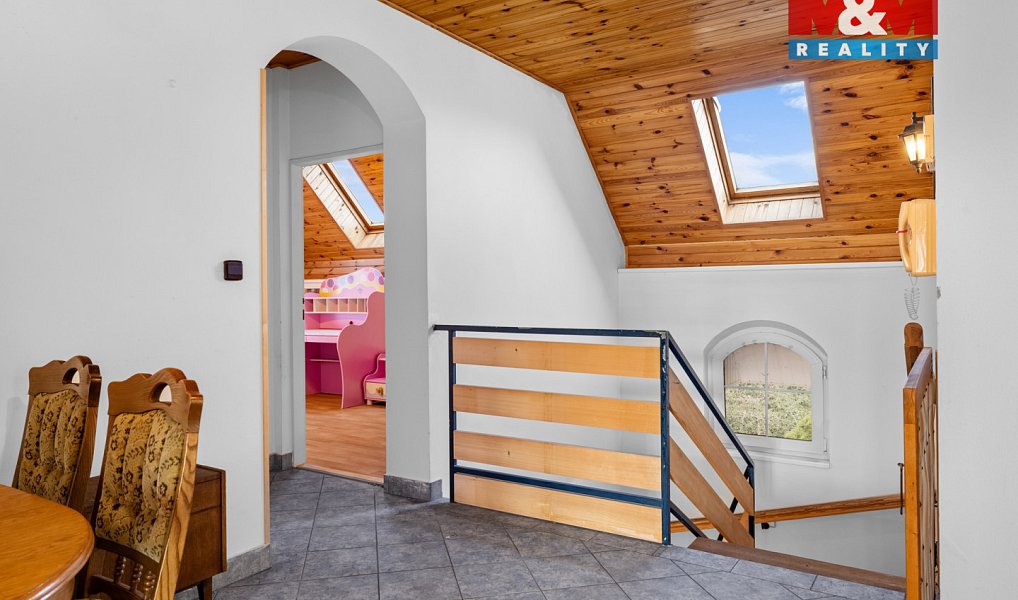 Prodej domu 280 m² s pozemkem 1 065 m², Vodochody – náhled fotky 18
