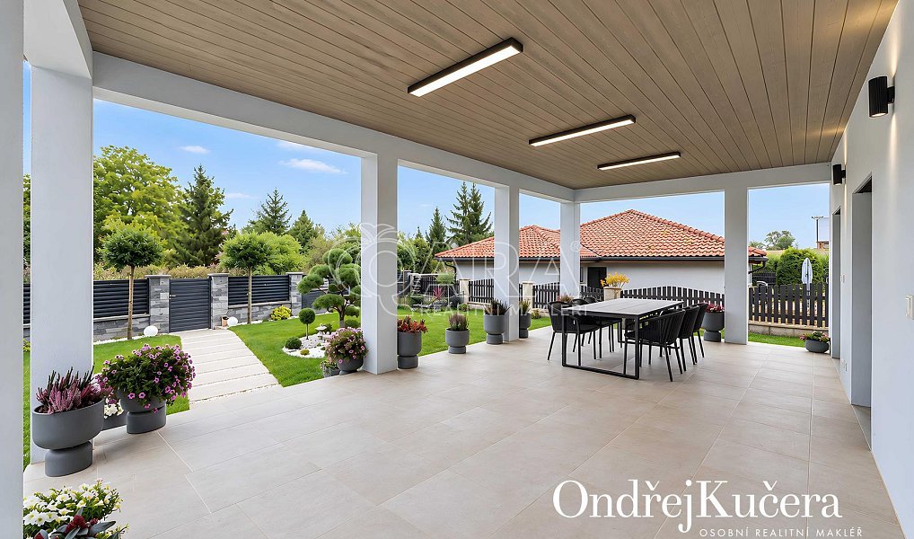 Prodej domu 200 m² s pozemkem 1 000 m², Jeviněves – náhled fotky 6