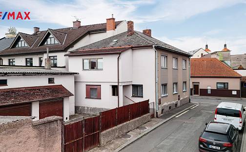 Prodej domu 284 m² s pozemkem 483 m², Jiráskova, Chrast, okres Chrudim